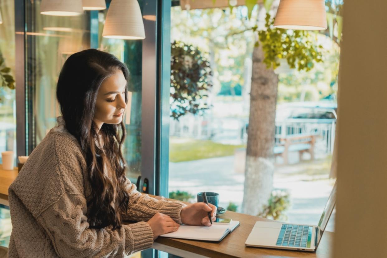 Rolling Forecasts vs. Annual Budgets: Choosing the Right Cadence